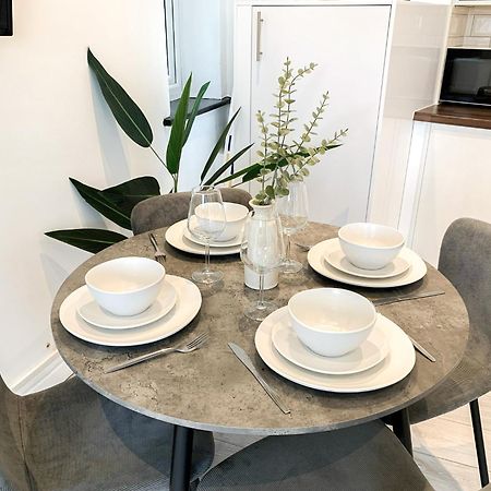 1-Bedroom Apartments In Shoreditch, Old Street, Hoxton Londra Esterno foto