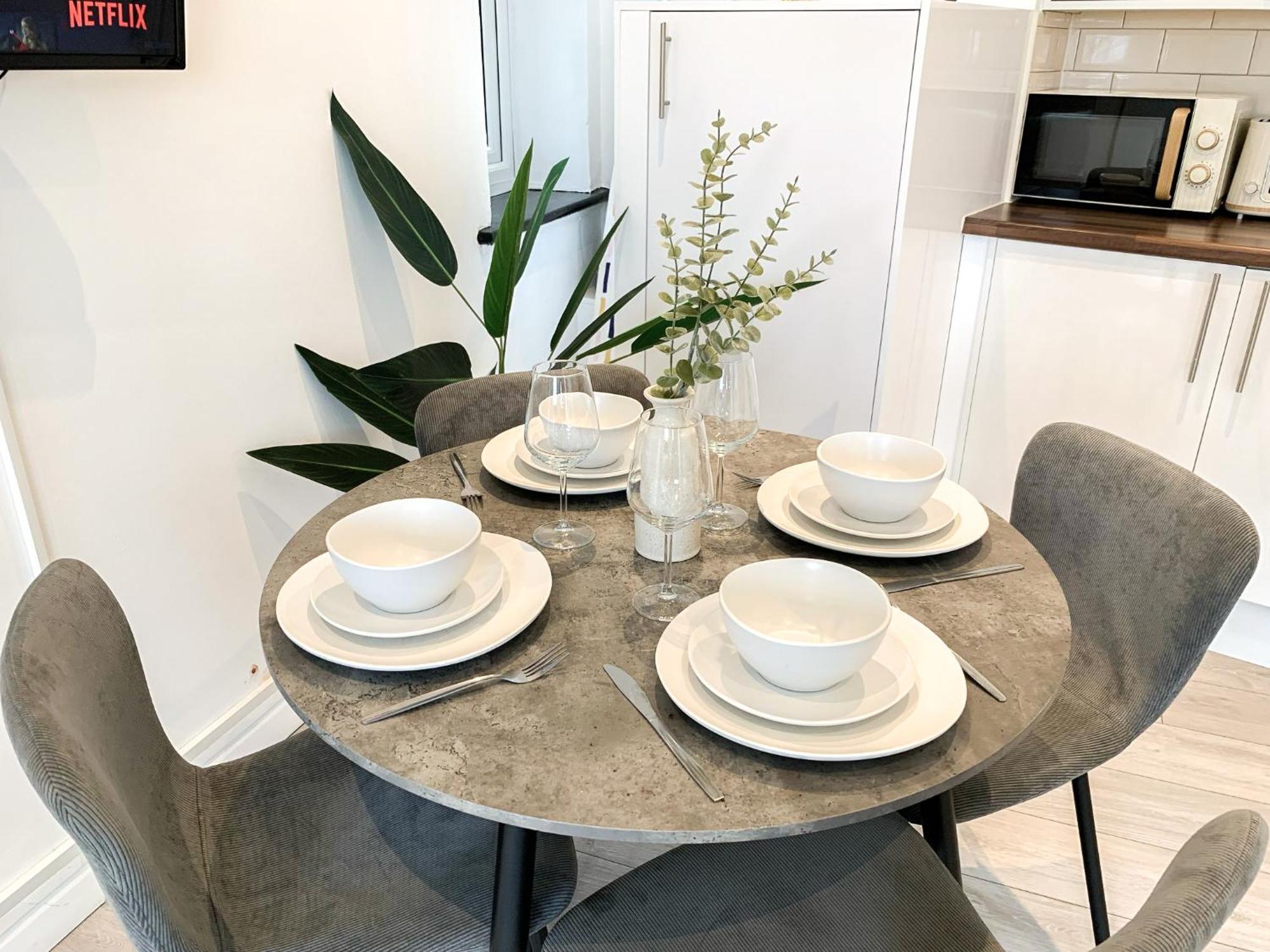 1-Bedroom Apartments In Shoreditch, Old Street, Hoxton Londra Esterno foto