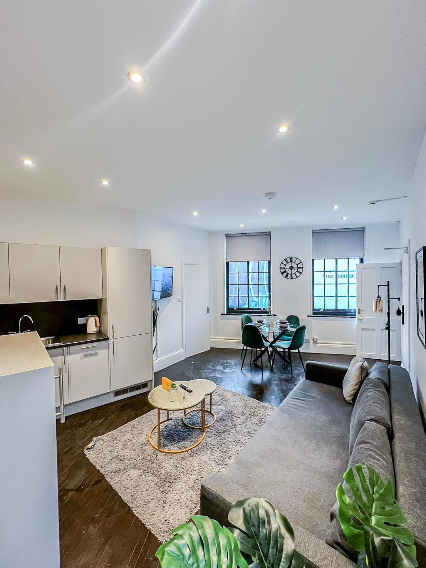 1-Bedroom Apartments In Shoreditch, Old Street, Hoxton Londra Esterno foto