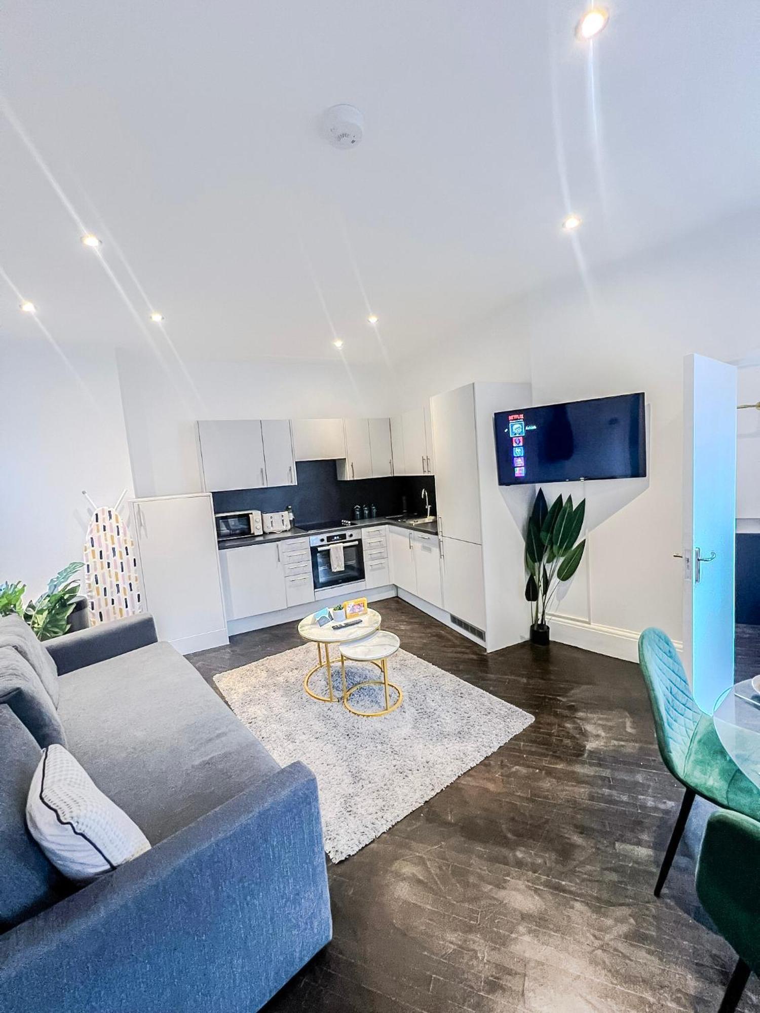 1-Bedroom Apartments In Shoreditch, Old Street, Hoxton Londra Esterno foto