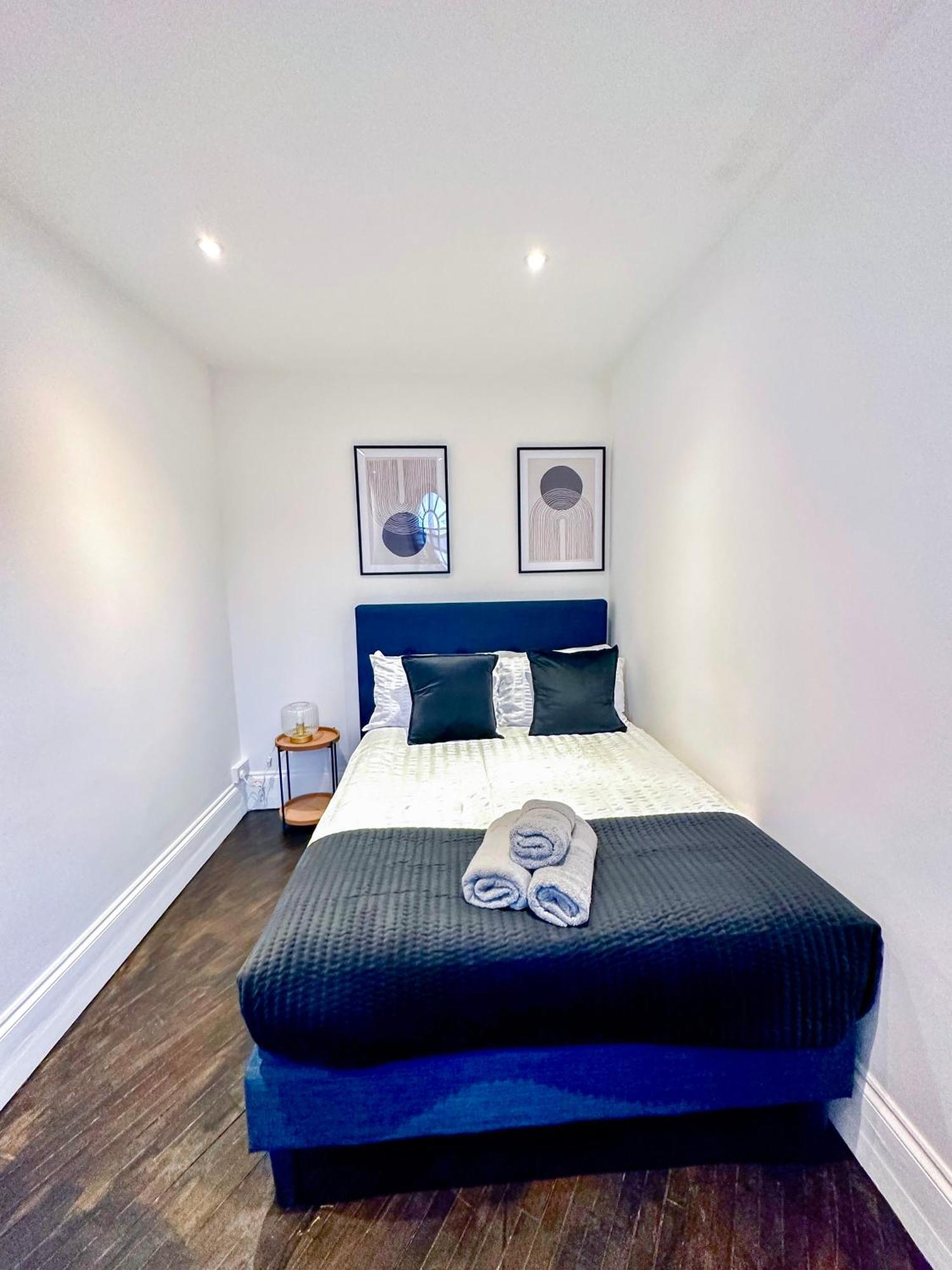 1-Bedroom Apartments In Shoreditch, Old Street, Hoxton Londra Esterno foto