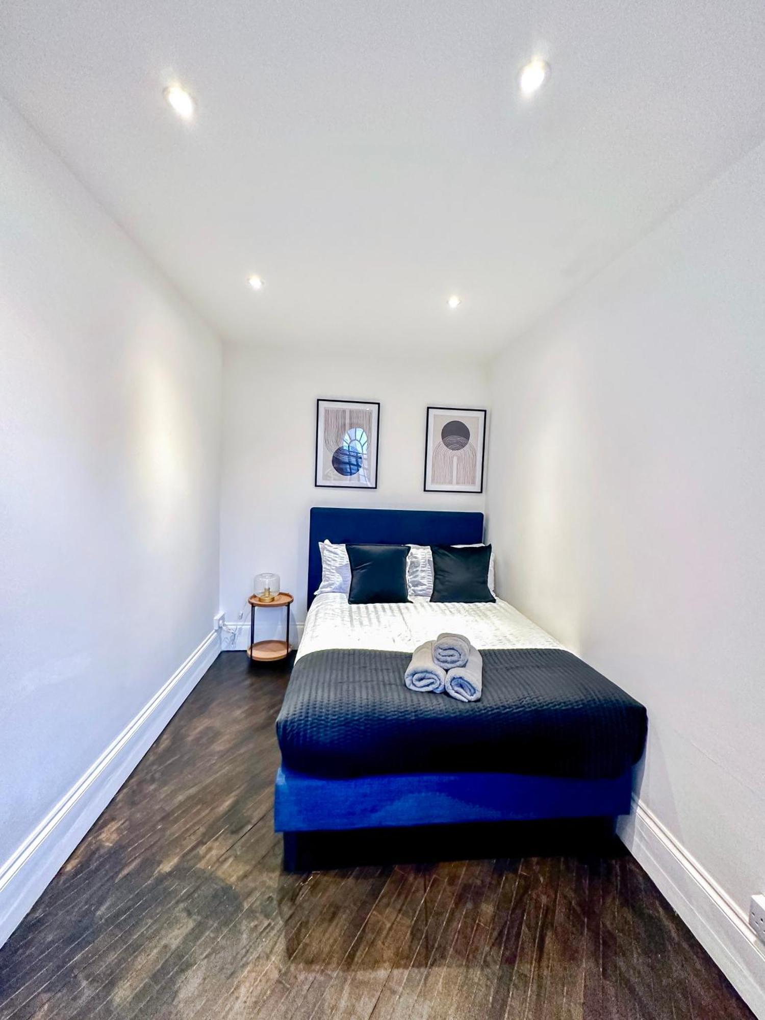 1-Bedroom Apartments In Shoreditch, Old Street, Hoxton Londra Esterno foto